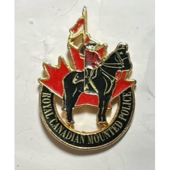 RCMP Royal Canadian Mounted Police-Horseback cop Pin - Picture 1 of 2
